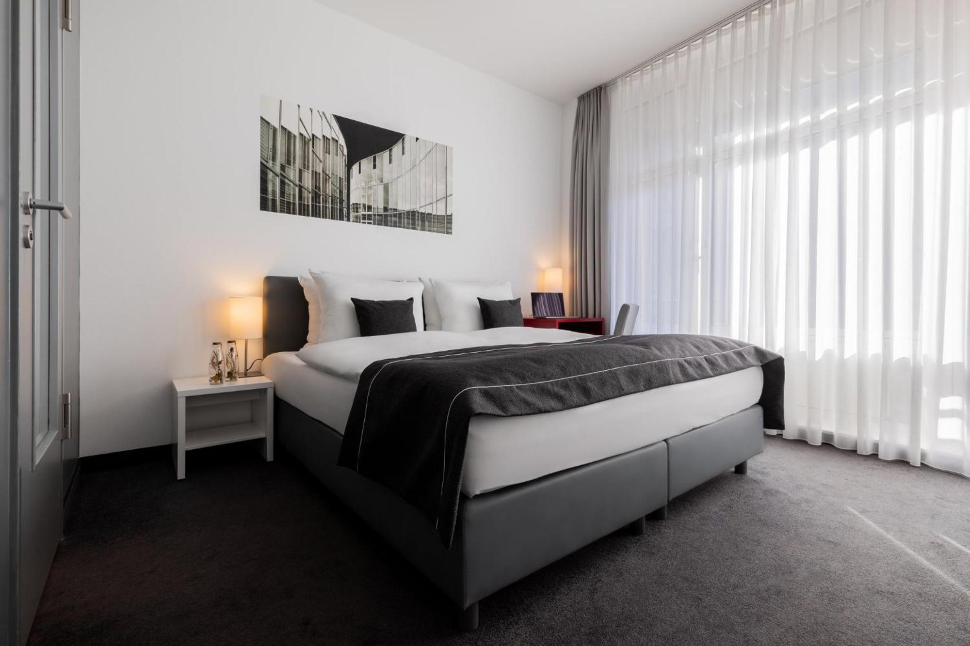 Standard Queen Room,1704879501:JPEG